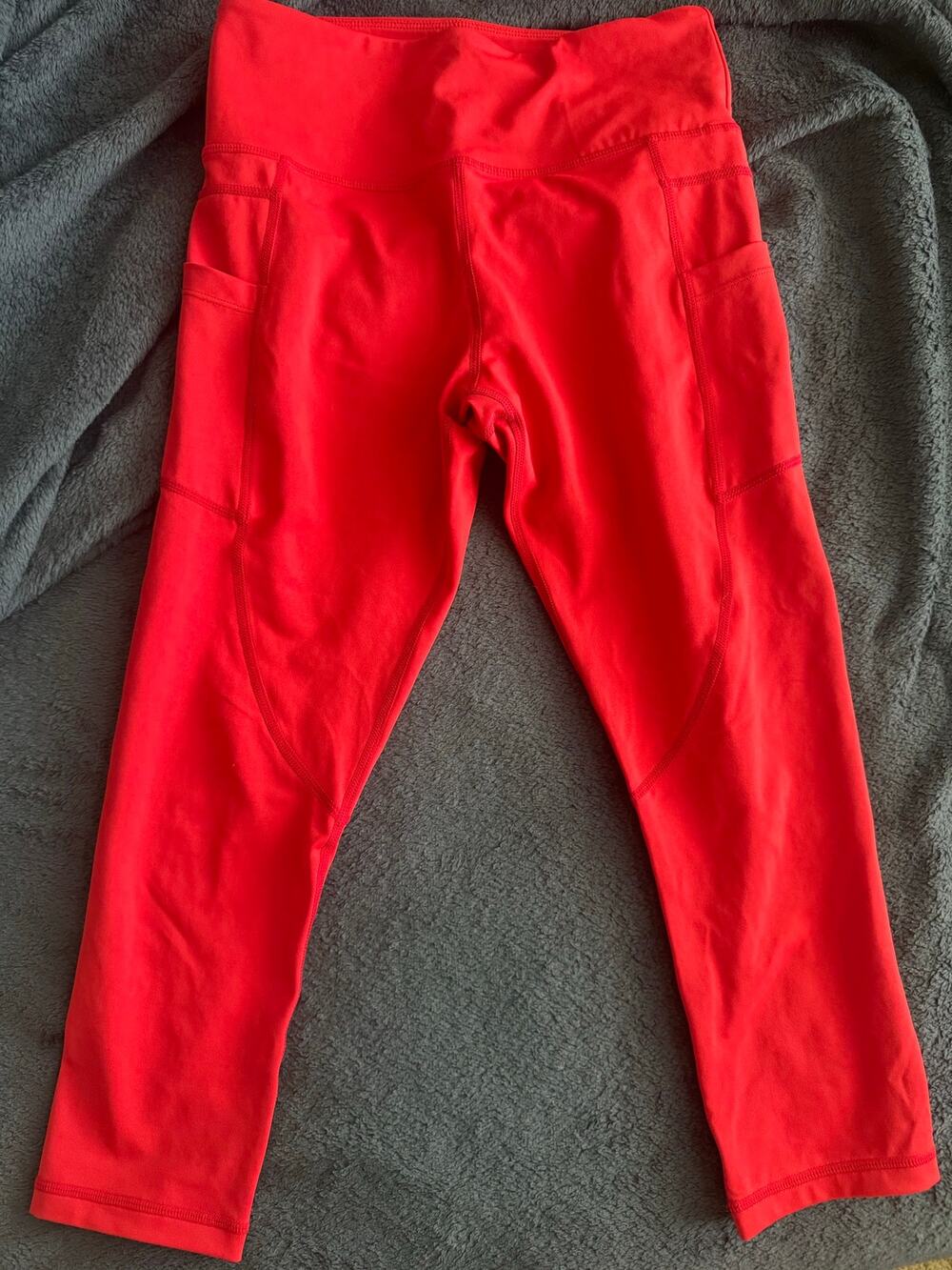 ZYIA Active Light n Tight Pocket Leggings Red Size 6-8 capri length w/ pockets